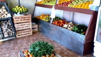 Verdulería y frutería, panaderia y polleria - Riachuelo