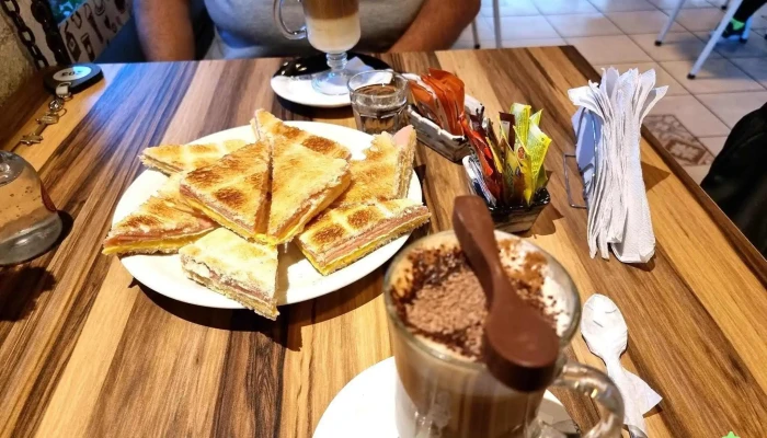 El Fortin Panaderia Y Cafe Comida Y Bebida - San Rafael