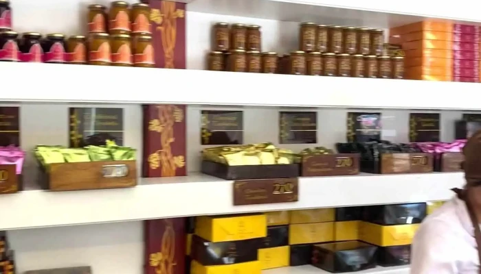 El Nazareno Fabrica Familiar De Alfajores Y Especialidades Ambiente - Merlo