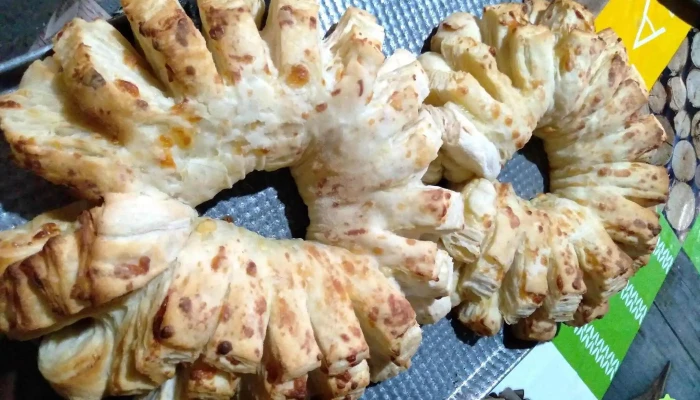 Leila Pasteleria Y Panificacion Artesanal Comida Y Bebida - Goya
