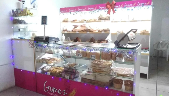 Panaderia Gomez Vitrina - San Luis