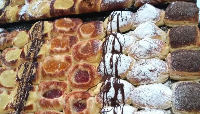 Panaderia Los Milagros Comida Y Bebida - Merlo