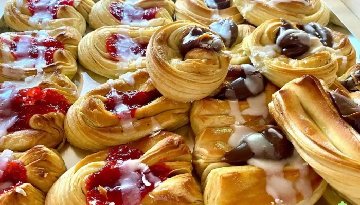 Panaderia Mantequita Comida Y Bebida - San Juan