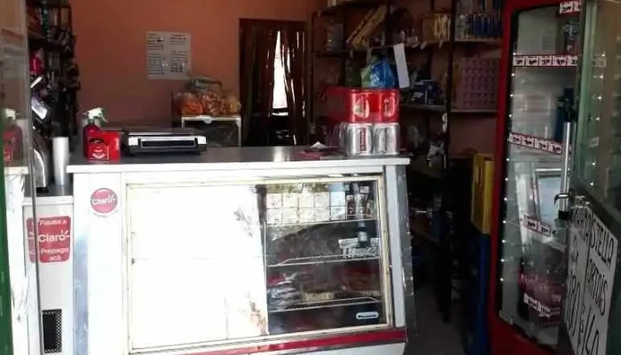 Panaderia Y Fiambreria Los Melli -  Vitrina - Villa del Salvador