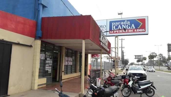 Supermercados Parada Canga -  Estacionamiento - Corrientes